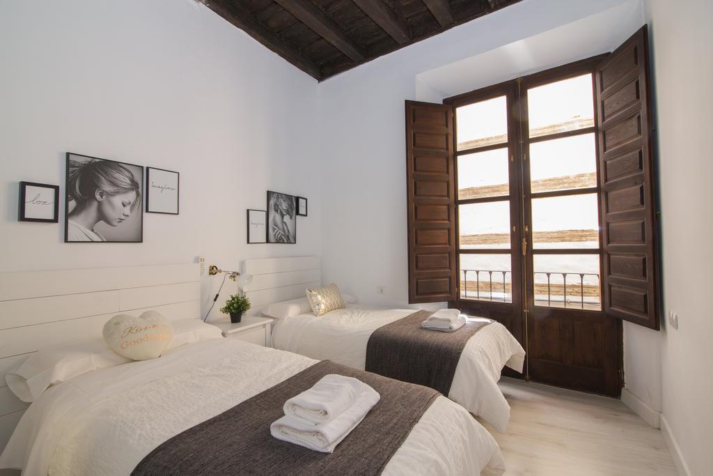 Zahira Suites Grenada Zewnętrze zdjęcie